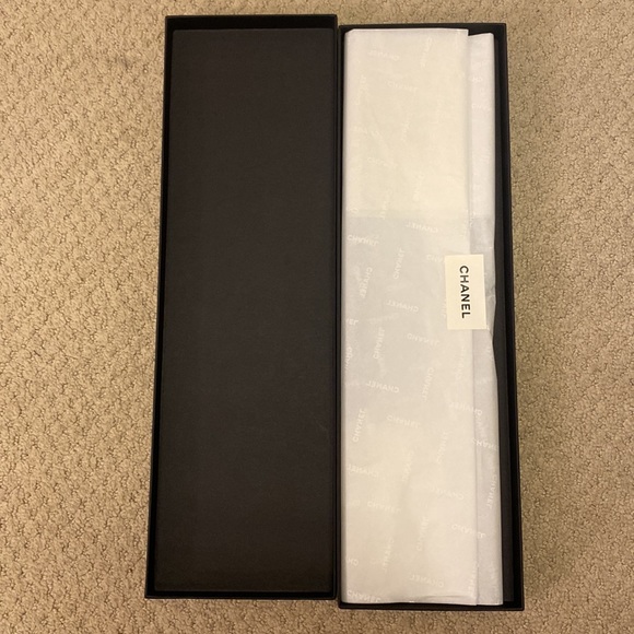 Chanel - Picture 2 of 4